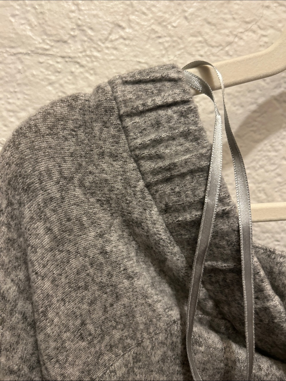 ⭐️ANTHROPOLGIE⭐️SATURDAY SUNDAY NWT Women's Gray Cowl Neck Pullover Sweater - Picture 5 of 7